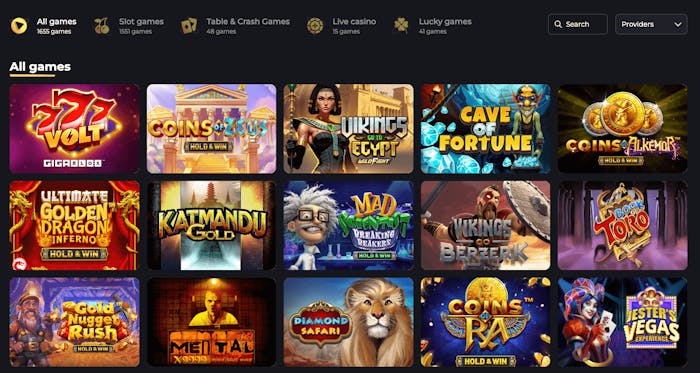 Här visas en meny högst upp med de speltyper som finns hos Betizy: Slot games, Table and Crash Games, Live casino samt Lucky games. Under listas alla speltitlar som finns hos casinot, bland andra Coins of Zeus, Diamond Safari och Katmandu Gold.